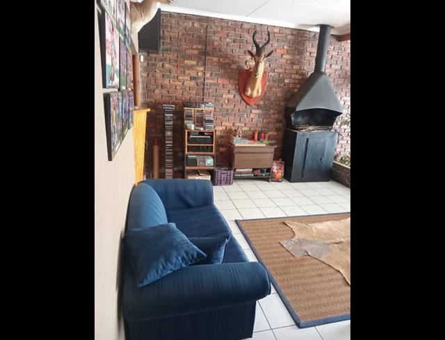 3 BEDROOM HOUSE FOR SALE IN FICHARDT PARK